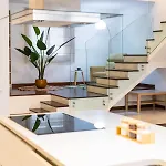 Апартаменты Duplex Maisonette With Jacuzzi By Arco Collection