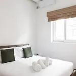 Апартаменты Duplex Maisonette With Jacuzzi By Arco Collection *