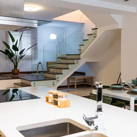 Duplex Maisonette With Jacuzzi By Arco Collection Апартаменты Слима