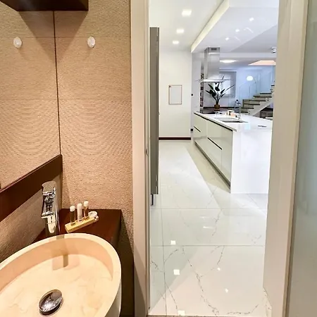 Duplex Maisonette With Jacuzzi By Arcobnb