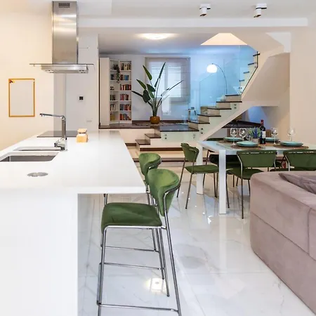 Duplex Maisonette With Jacuzzi By Arco Collection *